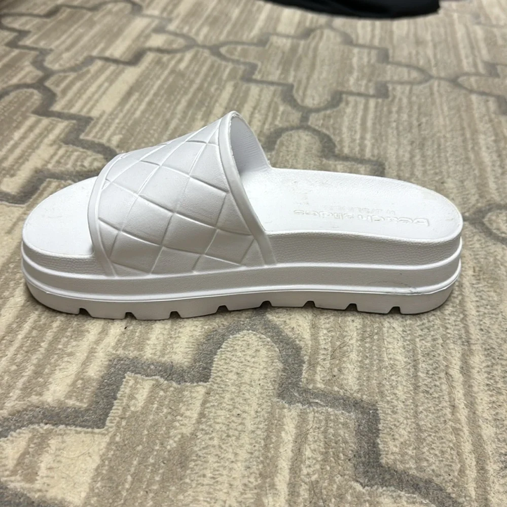 White slides - Picture 2 of 3